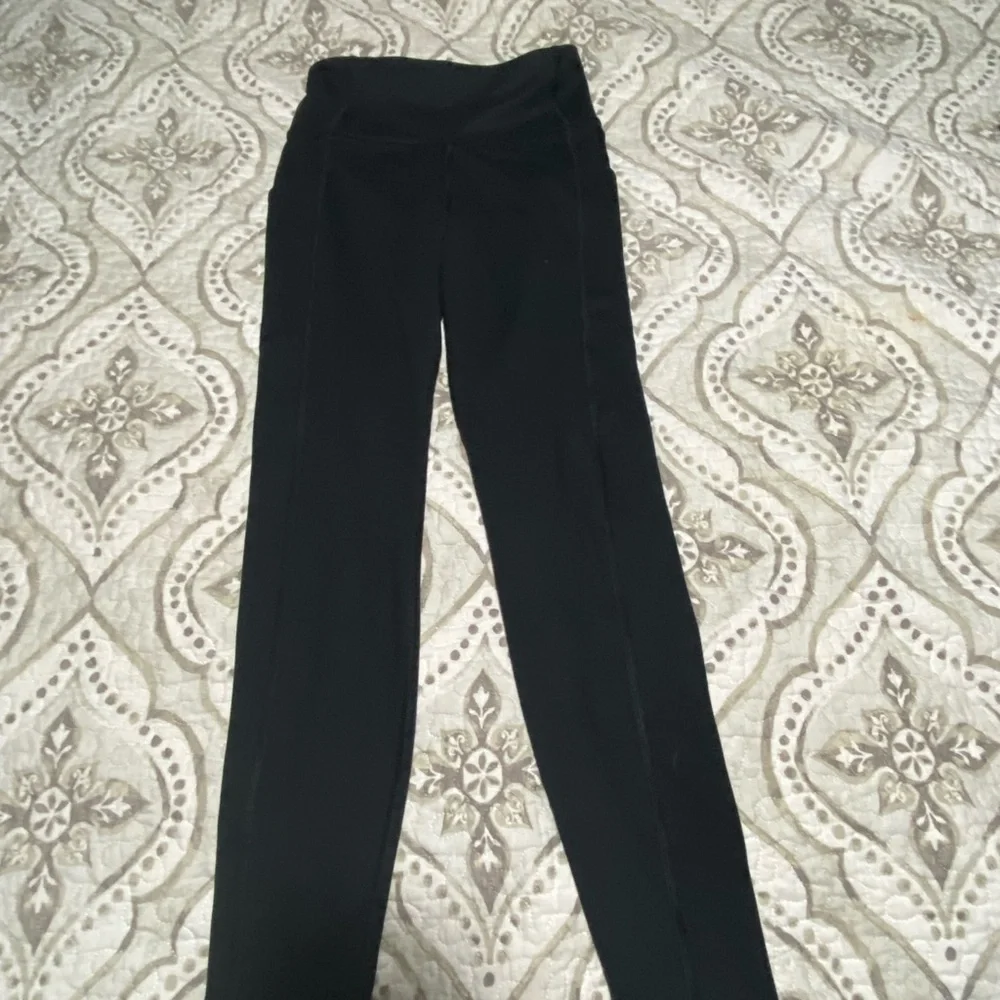 FIGS | Performance Under Scrub Leggings - Picture 2 of 9